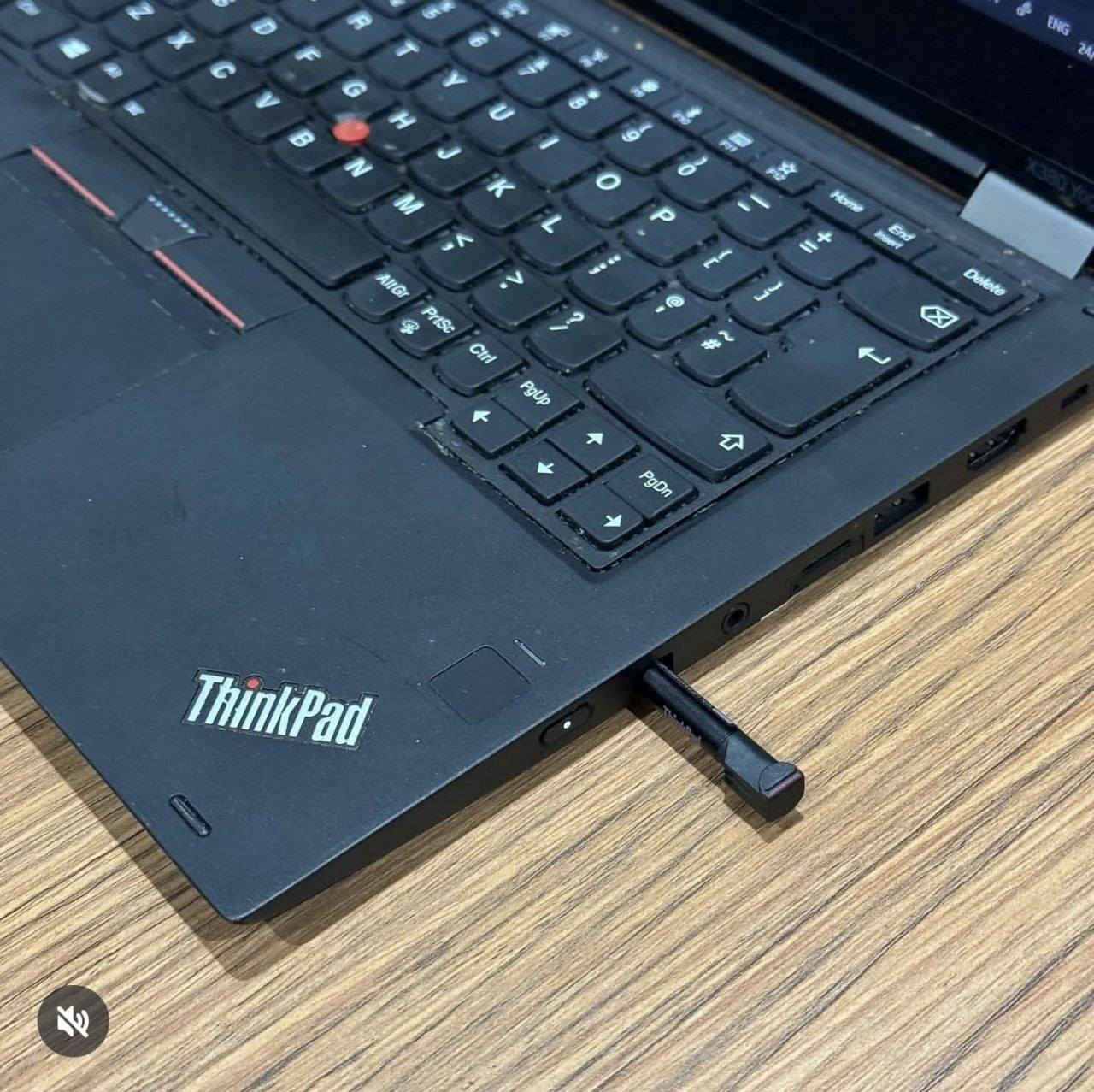 لمس قلاب عندي توصيل
لابتوب Lenovo yoga x390 لمس قلاب 
المعالج core i5 الجيل الثامن
رام 8 كيكا DDR4
الهارد 256 كيكا SSD
كرت الشاشه Intel Uhd 630 حجم 4 كيكا
الشاشه حجم 13.5 انج ضد التوهج دقة fhd 1920x1080 نوع ips لمس قلاب 360 درجة مع القلم الاصلي للجهاز 
باتري ليثيوم 6 خلايا  شحن سريع 65 واط والباطرية ممتازة وشاحن تايب سي 
كامره دقة hd تحتوي قفل فتح وغلق الكامرة 
بصمة اصبع نضام حماية 
 منفذ تايب سي و رام  وhdmi وباقي المنافذ   الحاسبه كلش نضيفه وحلوه
السعر 375 الف


**إذا كنت صاحب هذا الإعلان وتريد حذفه لأي سبب، رجاءا أرسل رسالة إلى الدعم الفني**