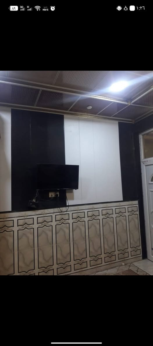 السلام وعليكم دار سكن مساحة ١٠٠ متر مربعة ١٠ في ١٠ طابقين للبيع بناء حديث ٤غرف نوم وصحيات وستقبال ومطبخ في التحرير القادة الاتصال ***********
