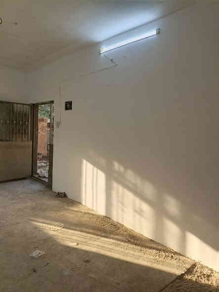 السلام عليكم
اني صباغ وشغلي نضيف كدامكم واضح 
اطلع ويه خلفات هم اني من بغداد واطلع محافضات للتواصل *********** واتساب موجود
