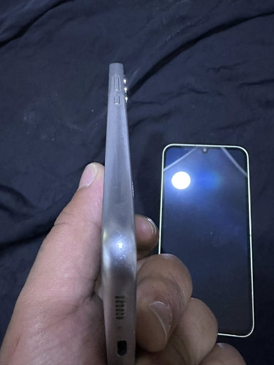 سلام عليكم جهازين A34 ذ256 نضيفات كلش كلشي موضح بل صور واحد فستقي واحد سلفر كارتونات موجوده  
سعر لواحد 350 وبي مجال حق جيه مكاني بغداد بلديات ***********

