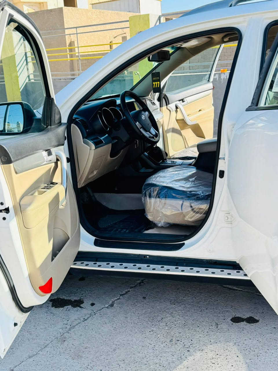 السلام عليكم للبيع سورنتو ٢٠١٢ 
السيارة خليجي ٧ راكب  
محرك ٢٤٠٠  
السيارة  حلوه ونظيفه بيها قطعه وحده صبغ 
كير محرك شرط تخم تاير  
السيارة رقم اربيل هزه وسنويه ورقم كلها جديد 
مكان السيارة تكريت 
السعر مناسب 
***********
