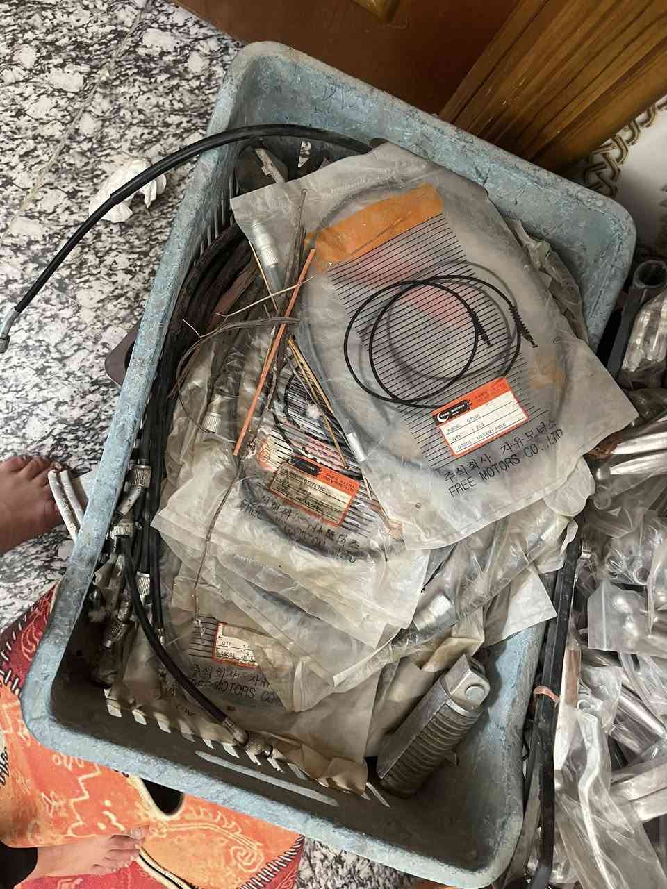 سلام عليكم شباب غراض مال دراجات للبيع غراض كله جديد وبسعر مناسب ارخص منل جمله استفسار على رقم *********** المكان بلد صلاح دين قرب مضيف شيخ عمار القديم 
كميه خير من الله

