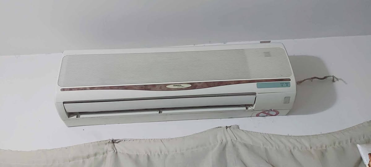 سبلت طنين بشرط اسعر 220 وبي مجال اتصال ***********
