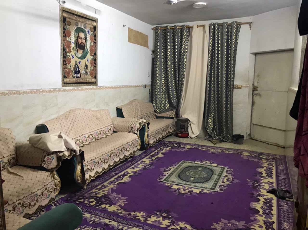 السلام عليكم
بيت للبيع منطقة معسكر البلديات واقع حال 
مساحة 125م
واجهه 5م
للاستفسار ***********
