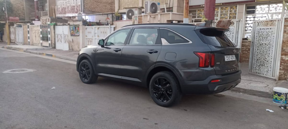 سلام عليكم سورنتو مديل 2021وارد امريكي  بسمي فول مواصفات عده بنراما ماشيه السياره 45الف تخم تاير جديد حداديه جديده مكاني بغداد الحسينيه السعر 190 رقم الهاتف ***********
