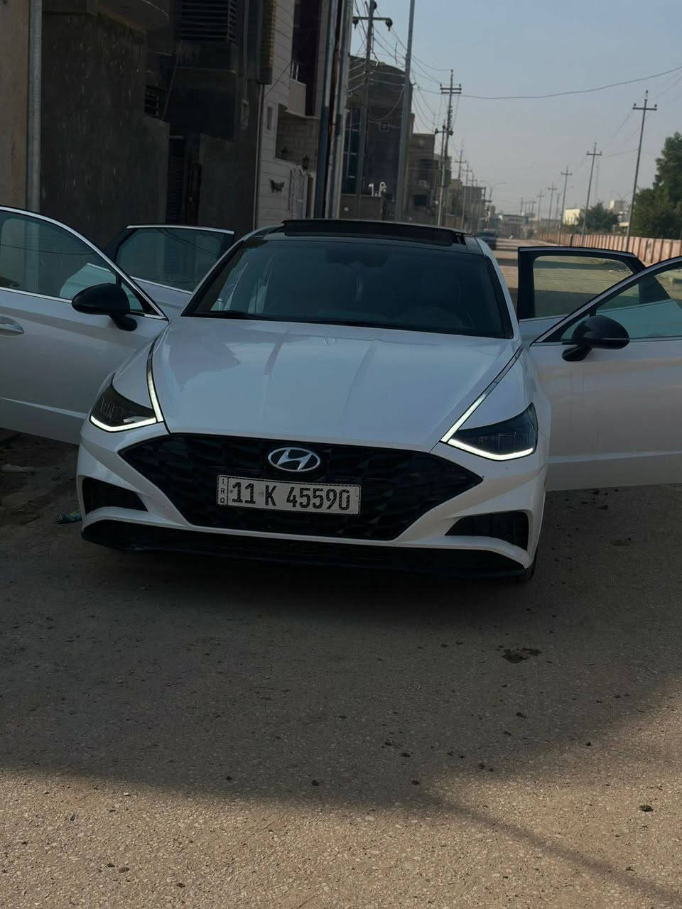 🚗 للبيع
هيونداي سوناتا
اللون: أبيض
رقم: بغداد

المواصفات:
• فول مواصفات
• مداور ثاني يوم
• السيارة بيها ضربة خفيفة بالباب جهة العبري

السيارة بحالة جيدة وجاهزة للاستخدام.

للاستفسار والتواصل:
📞 ***********

 🚗📈
