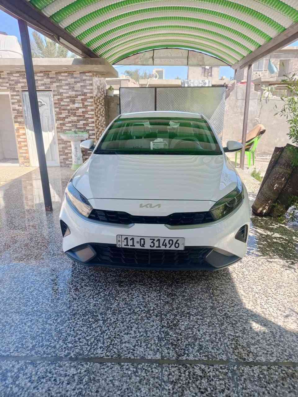 السلام عليكم للبيع كيه سيراتو 2024 مكينه 2000 ماشيه 21الف مكفوله كفاله عامه مابيها ايملاحضه مكاني بغداد ***********
