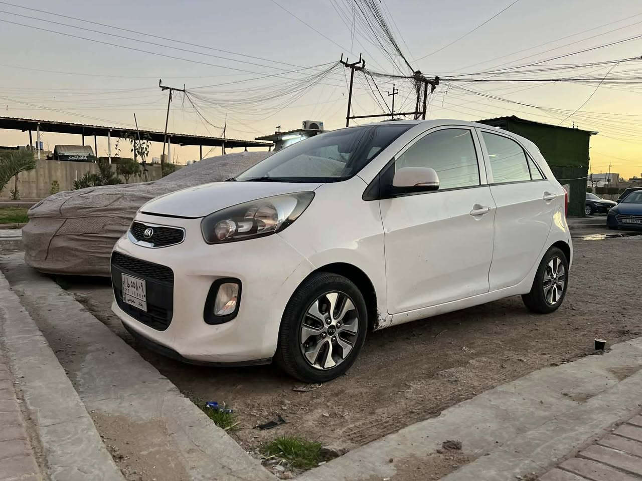 كيا بيكانتو ٢٠١٧ وارد خليجي
محرك ١٢٠٠ دوش
رقم بغداد 
هزة جديدة و السنوية نافدة لل ٢٠٢٩
ماشية ٩٤ الف و قابل للزيادة
كير و محرك خير من الله و الصيانة الدورية بالوكالة
السيارة جاهزة المواصفة الاعتيادية
كامرا خلفية
شاشة
مري شفط
نصف تحكم ستيرن
السعر 98 و بيها مجال بسيط
للتواصل ***********
