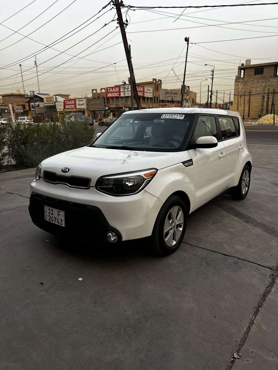 سلام عليكم صول 2016 وارد امريكي مكينة 1600 و كير ايتي حادثها بصيط موضح بصور بدون ارباك بدون دواخل ماشية 64 mi .  بغداد بسمي رقم نكليزي 
السيارة معتني بيها و جاهزة من كلشي بدون اي نقص نشأللة 
 السعر 110 وبيها مجال مكاني بغداد العبيدي
رقم الهاتف ***********
