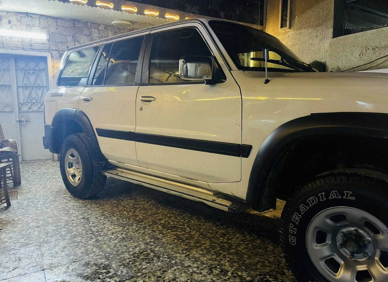 سلام عليكم نيسان  باترول سفاري 1998 نوزل
محرك وكير كفالة (كير عادي)
رقمها مميز سماوة ب اسمي
تبريد 3 قطع
ثلاجة
4 جام كهرباء
صدر امامي وخلفي جديد
دبل تانكي
فور ويل شغال
السيارة مرفعة 6 انجات
منظومة غاز حكومي 80 لتر 
كلج جديد وكالة
دعامية خلفية حديد تفصال
كهربائيات كلها شغاله
مراوح لوك مال وكاله
السعر ٩٠
اتصل على الرقم ***********
***********
