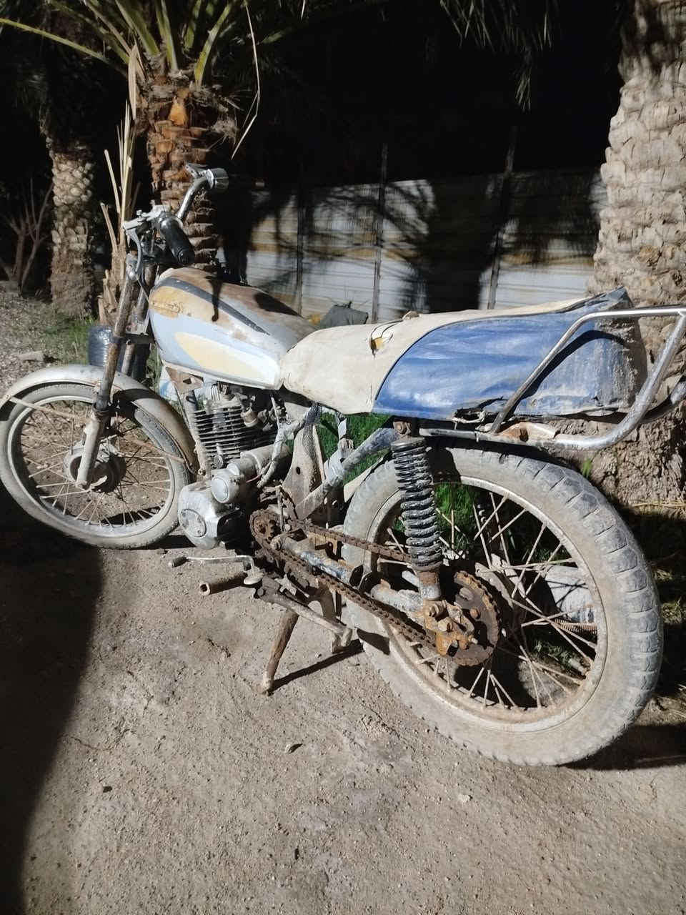 #متاح دراجه ايراني بس محركهه محرك ستوته شقاله وتمشي بس ابايعك كومه حديد ادواد
#سعر 100 وبيهه مجال مستعجل علا بيعهه  
مكاني البصره كرمه علي موجود خاص او واتسساب ***********
