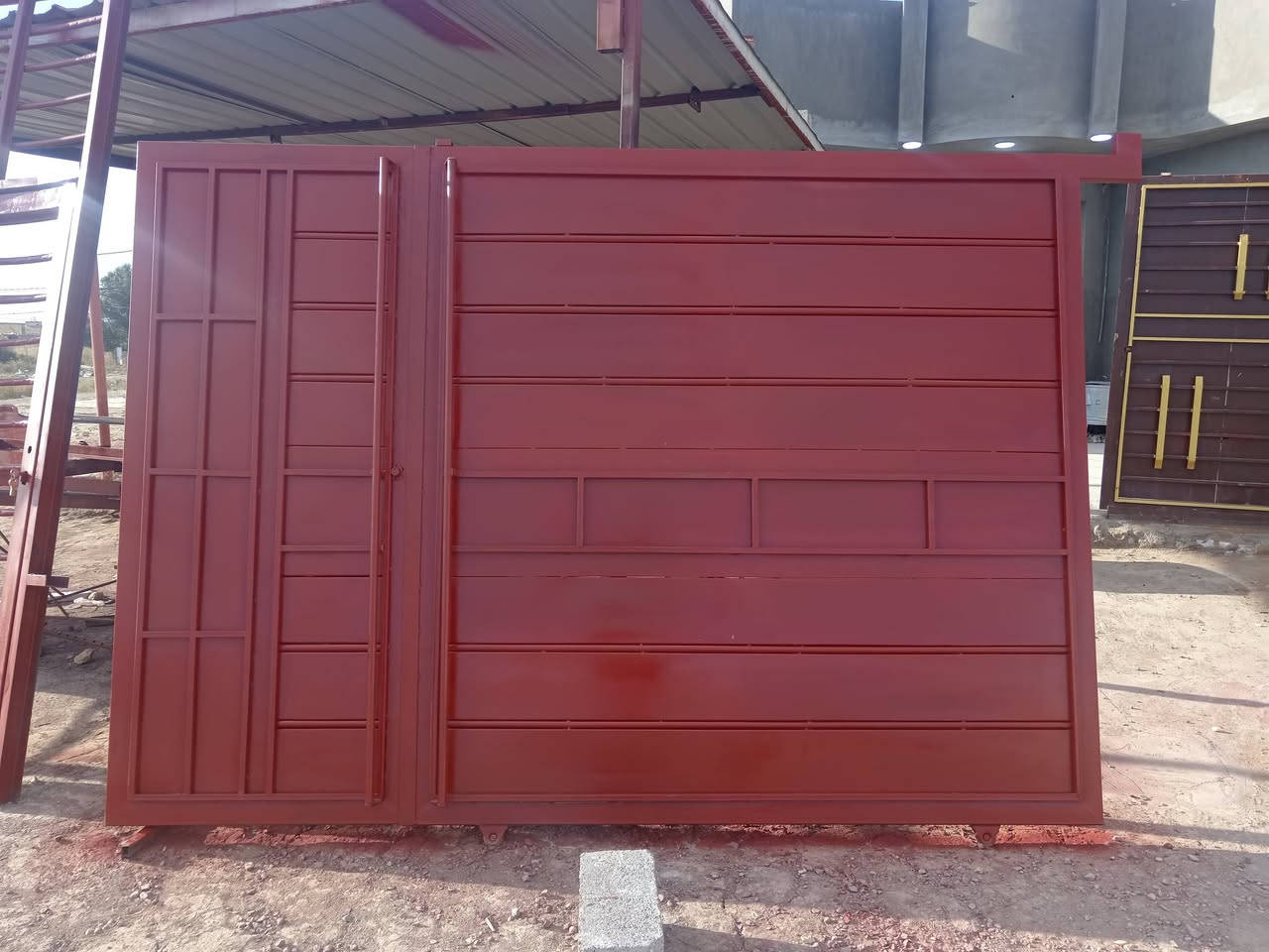 باب سلايت للبيع ثلاث مترات والارتفاع مترتين وعشره اتصال على هذا الرقم سعر مناسب***********
