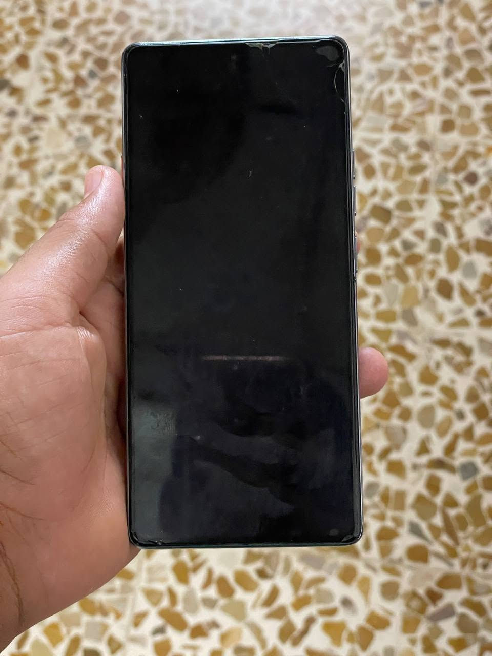 تكنو كومون 40 4G للبيع للتواصل *********** مستخدم حوالي شهر ونص
