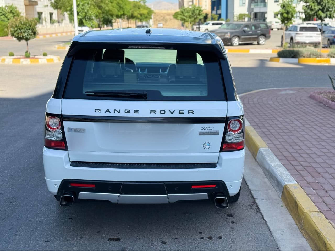 Range Rover sport
مواسەفات Autobiography واتا فول فول قەپات
مۆدیل ٢٠١٣ شەریکە سەردار زەمان
٢ په‌ڵه‌ كارتی هه‌یه‌ 
١٧٥ هەزار رۆشتوه‌ 
٥ مۆدی لێ خورین 
٥ بەسمە 
رادار کامیرا ٣٦٠ حاسە هەر چوار دەوری
دەبڵ بەرز و نزم هەمووی بەشەرت
کەلە شاشە کۆنترۆل ئایپاد سیستەم سەماعەی harman kardon
گێر تۆماتیک عادی سپۆرت گێر شەفت 
سلایت ئاوێنە شەفت لید 
 ناو كرێمی و ره‌ش  کوشن خەزن میمۆری هیتەر کارەبای 
سوكان ڤۆلیۆم تحدید سرعە خەزن کارەبای 
تاخم تایە و ویلی لۆکە سپێری لۆکە 
سەیارەکە مواسەفاتی لە ژمار نایە
بەرد و کاتم و هەموی بەشەرت  
دەعامی بۆ دەعامی هیچ شتێک مەپرسە سەیارەکە وەک سفر وایە گێر و مەکینە و کارەبایەتی هەمو گیانی  مەزبوتە و بەشەرت 
رەقەم و سەنەوی تازه‌یه‌  ژینگە و رێگاو بانی دراوە 
نرخی ١٥٥ وەرەقەیە و مەجالی تیایه‌  
ناونیشان سلیمانی 
*********** السليمانية, العراق
