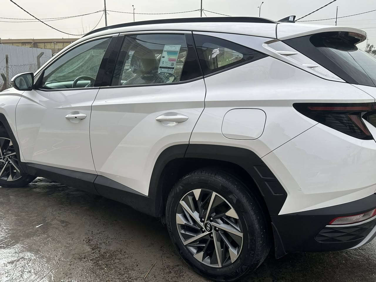 السلام عليكم
للبيع توسان خليجي 24 مكفوله عده شبرين باب خلفي ماشيه 64 سياره جديده رقم بغداد تحويل ثاني يوم السعر 215 وبيها مجال مكاني اللطيفيه***********
