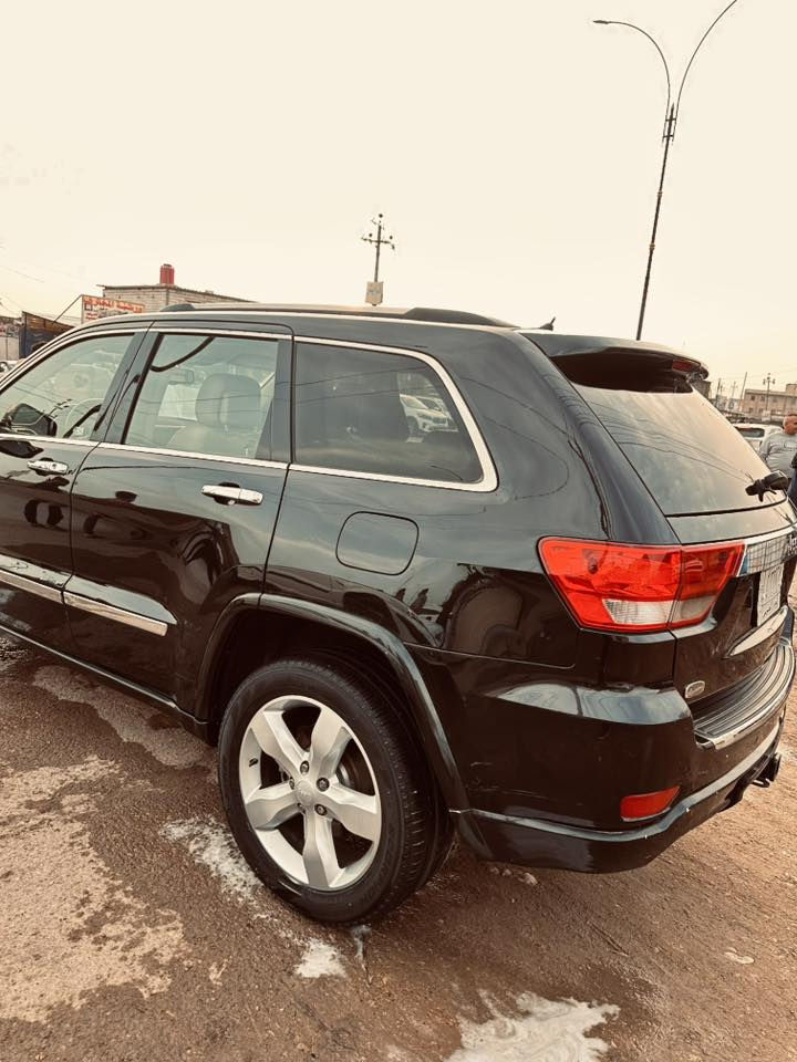سياره جيب شيروكي اوڤر لاند 2013 فول مواصفات واحد على واحد السياره جديد استخدام شخصي ماشيه 170 الف ويل 20 رادارات شاشه حساسات بصمه فتحة سقف كشنات تدفئه تبريد ستيرن تدفئه السياره جديده خير من الله للبيع او المراوس بسياره اقل محتاج الفرق للاستفسار خاص او اتصال 
***********
