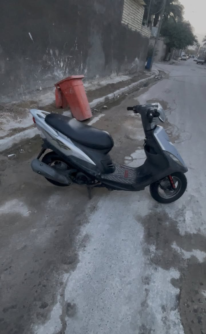 سلام عليكم ماكس عدله لون فيلي دراجه خير من الله كلشي فول كلشي بلادي الله شاهد دراجه خير منه الله علا نضافه علا حضنه تجي تفحصه وانطيك ضمان سنه محركه خير من الله 
ليكسر بسعره ليراسني 950 وبيه مجال حك جيه رقمي ***********
