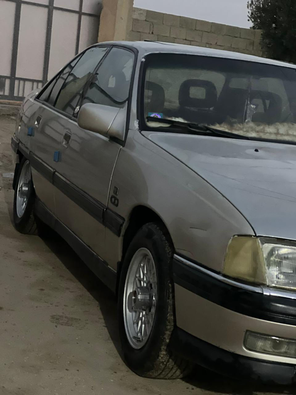 اوبل اوميكا محرك 2000
كير عادي موديل 92 
جام اوتوماتيك سعر 40 وبيه مجال
لاستفسار ***********
***********
