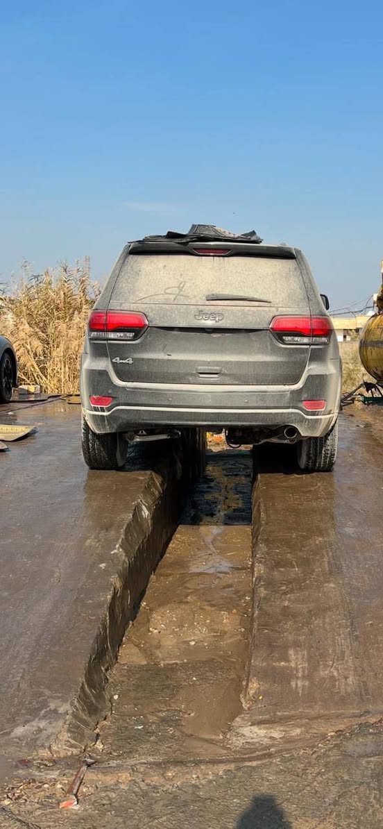 السلام عليكم
للبيع جيب لاريدو موديل 2020
المواصفات بلاك توب 
السياره مصبوغه عام بدون ايرباك 
شواصي مكفوله صور الحادث مرفوقه 
سياره رقم بغداد بسمي 
سعر 188 وبيه مجال قليل 
متوفر واتساب ***********

المكان / النجف مجمع طيبه/
