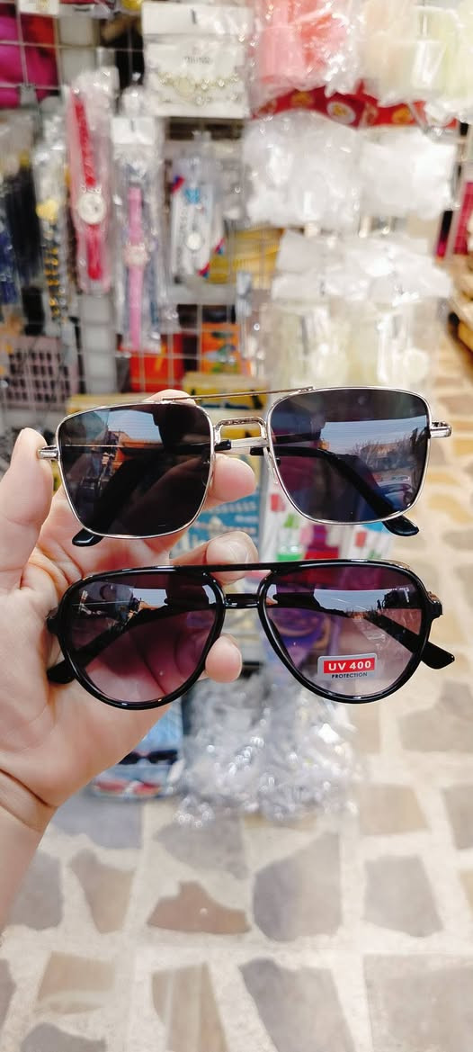 ✨🕌 العيد وصل… وكشخة العيد لازم تكمل 🕌✨
يابا جا العيد، وكشخة العيد أكيد ناقصها شوية اكسسوارات وترتيبات حلوة 😎
من ساعات – مسابح – محافظ – مناظر (نظارات) وغيرها من الإكسسوارات الشبابية المميزة.
ولهذا السبب جهزنالكم منشور خاص بالإكسسوارات الشبابية
تعالوا ونورونا واختاروا الشي اللي يعجبكم ويكمل كشختكم بالعيد 🎉
📸 الأسعار موجودة أسفل الصور داخل المنشور
⬆️ فوتوا على صفحتنا وشوفوا كل الأسعار وجديد البضاعة
👈🏻 احسن الاسعار 
ولا تنسون…
👗 انتظروا أيضاً منشور خاص بالإكسسوارات النسائية
ساعات – نظارات – وأكثر من شي حلو
👧👦 وحتى الأولاد والبنات محضرينلهم منشور خاص بيهم قريباً إن شاء الله.
🚚 يتوفر توصيل داخل الموصل
⏰ أوقات الدوام في مجمع أحسن الأسعار:
يومياً من 11 صباحاً إلى 11 مساءً
📍 العنوان:
الموصل – حي البلديات – فرع بانزيخانة النور
📍 موقعنا على خرائط Google:
https://maps.app.goo.gl/zGfiZYHRAT1M36q77⁠�
🎉 كل عام وأنتم بألف خير 🎉


**إذا كنت صاحب هذا الإعلان وتريد حذفه لأي سبب، رجاءا أرسل رسالة إلى الدعم الفني**