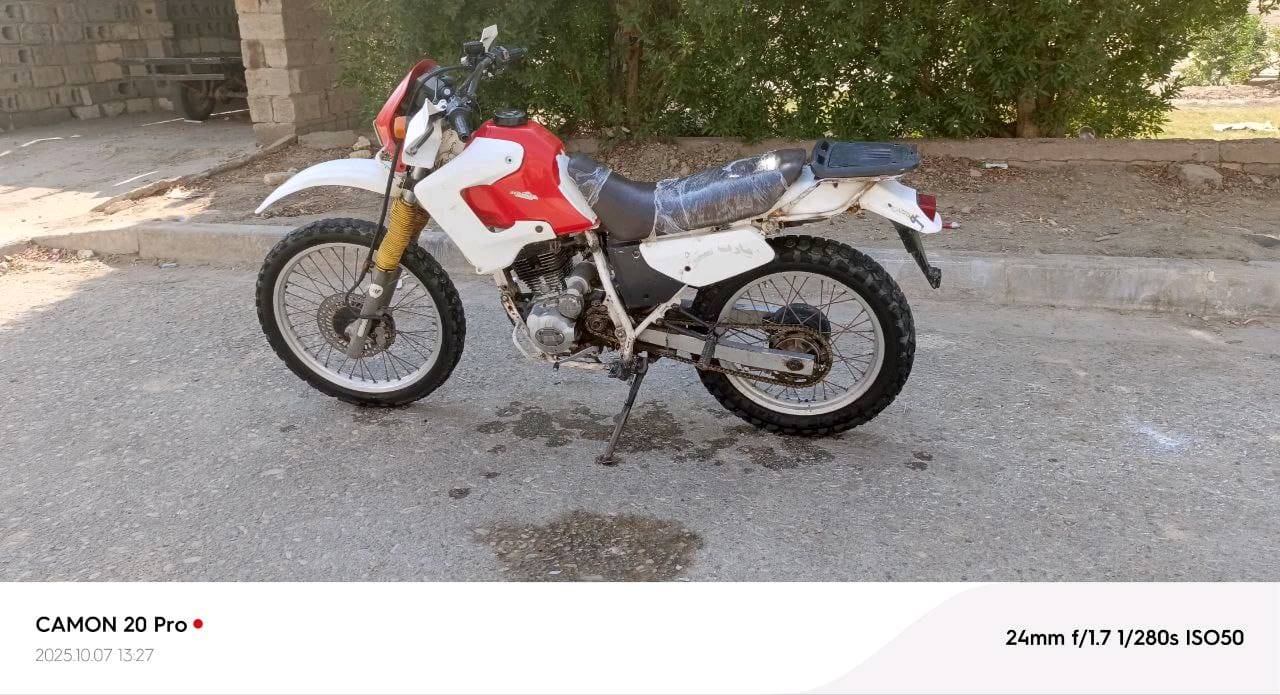 السلام عليكم  دراجه قفاز هوندا 
شغاله. ابيع كوم حديد. بدون اوراق مكان العماره 