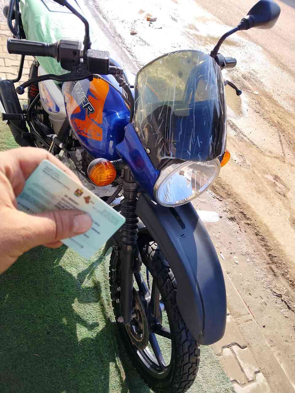 السلام عليكم ورحمه الله وبركاته دراجة نارية بوكسر موديل 23 نازلة بل 25 كفالة عامة من الشخط مرقم كامل انكليزي تحويل ثاني يوم إذ تريد كفالة عامة هندي الصندع ابو الفلتر الشراي يتصل ويدلل ويتساب موجود مكاني ديالى خرنابات ورة السيطرة الثانية باقي التفاصيل داخل الفديو *********** اتصل ودلل
