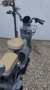 اللهم صل على محمد وآلِ محمد

دراجه شحن حجم 14 للبيع

دراجه مواصفات فول
1. مديل 2025 

2. ثلاث نمر سرعته 54 حقيقي

3.تشغيل عن بعد وكاررت 

4.ضوه عالي وناصي 

السعر:325وبيها مجال

العنوان:  حي المهندسين 

الرقم: ***********

الدراجه نضيفه وكفاله شخط مابيهه متحصلون هيج دراجه بهيج نضافه ولون بهذا السعر
