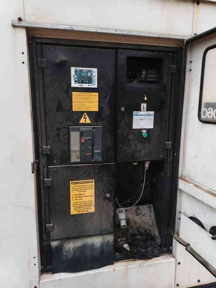 مولدة كمز حجم 6 وربع  توليد 825 كيڤي. بلادي مولدة سيت وكاتم بلادي. بشرط حمل 1650 امبير حمل بشرط كل بلادي. شرط محرك وتوليد لابخار ولا صرف ولا مفتوح.   مكان مولدة كركوك.السعر
225   ورقه
ملاحظة 
توليد وحده هم ابيعه  بلادي مولدة. 825 كيفي. بشرط لا مفتوح بشرط ضمان. 
60. ورقه
***********
***********
