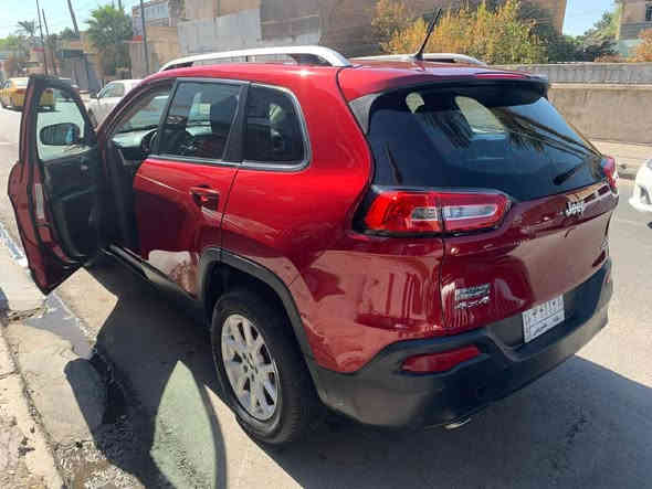 سلام عليكم جيب شيروكي ( بزون ) 
موديل 2016 بغداد حرة  باسمي 

ماشية ٩٠ الف 

محرك 4 سلندر 2.4

حادثها جاملغ وباب بدون ايرباك

تبديل جاملغ

بجم كبس

تبريد امامي خلفي

رادار جانبي ونقطه عمياء

حساس خلفي

كاميرا خلفيه

تشغيل عن بعد

تحكمات ستيرن

مودات قياده (سبورت / عادي / مطر / ثلجي )

السعر ١٣٠ وبيها مجال 

*********** مكانها بغداد الغزالية
