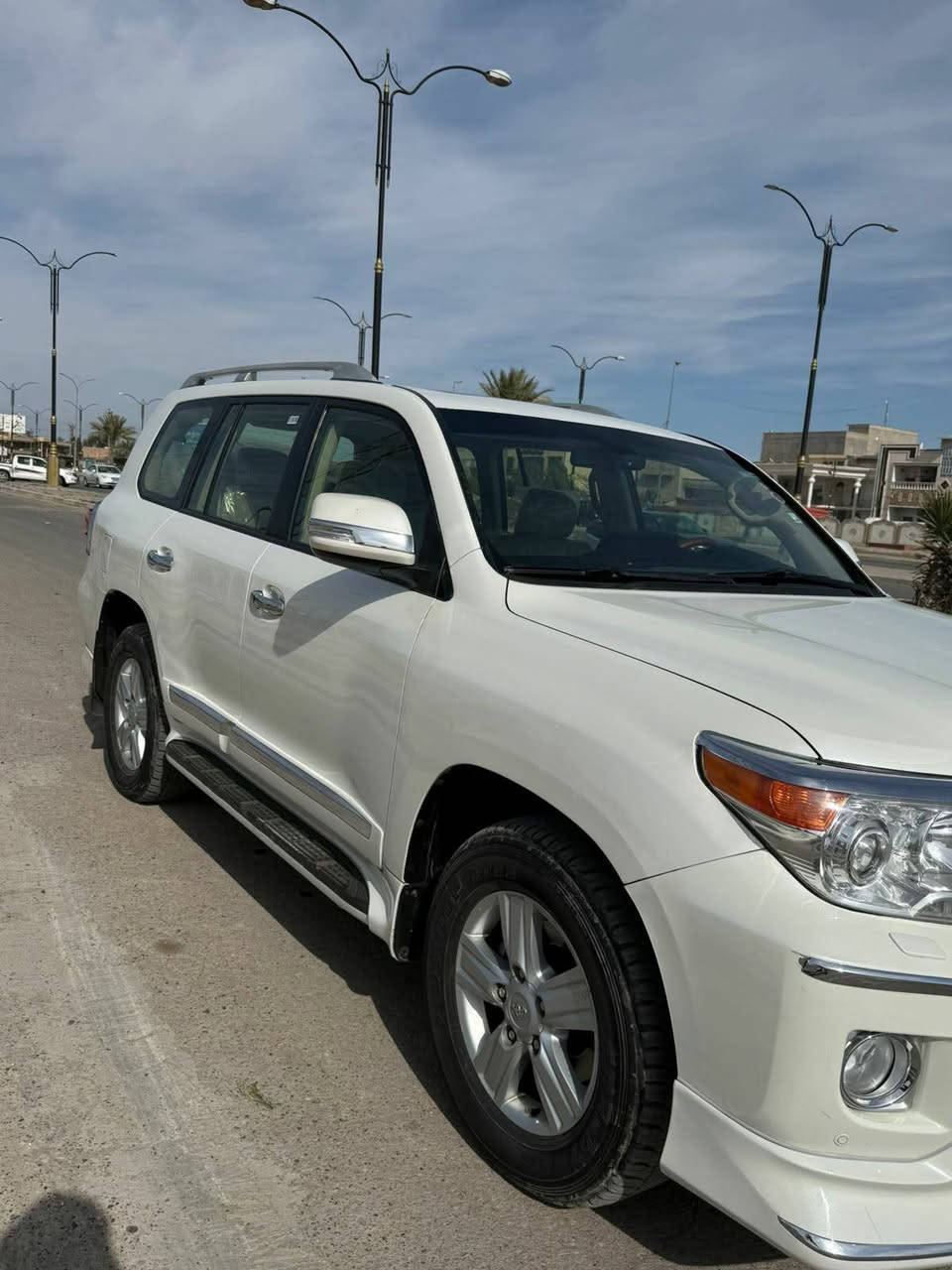 ٢٠١٣ فول مواصفات كشنات جلد  سيارة بصمة دواخل لون بيجي
تدفءة وتبريد السيارة مكفولة بس جاملغ امامي عكس ساءق بي بارد شوية ورصعة ممصلحة في الباب الخلفي عكس ساءق موضحة بالصور
رقم سليمانية شرط التحويل بسمي
مكان سيارة تكريت حي البلاستك
السعر ٣٦٥وبي مجال رقم ***********
