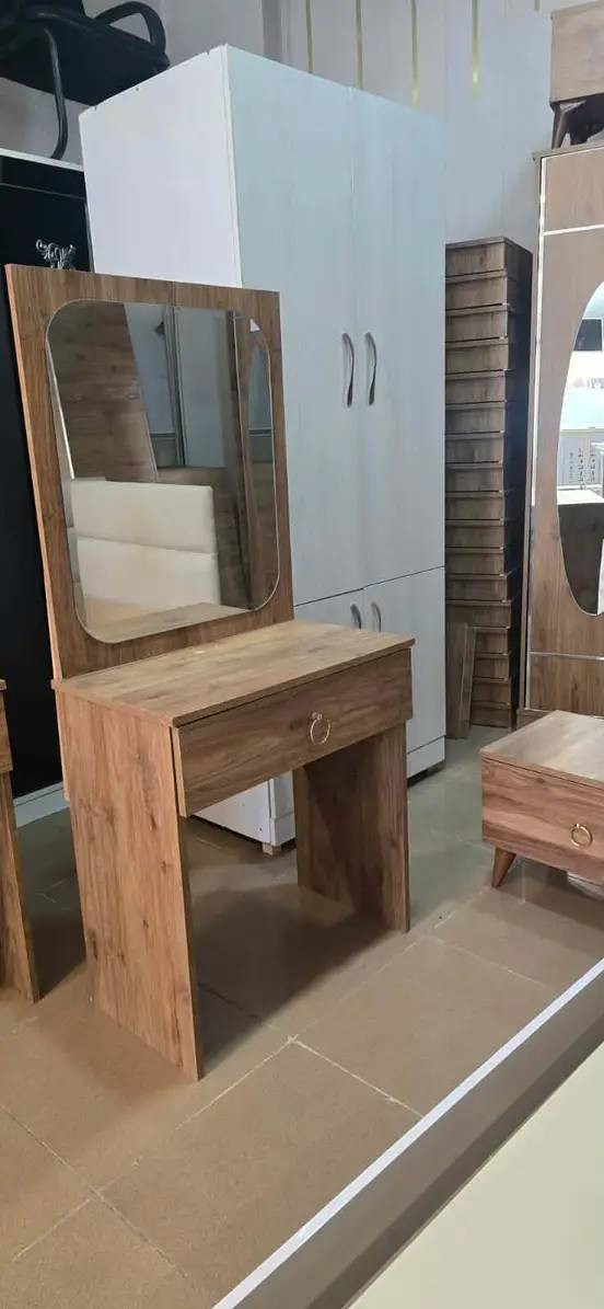 عروض ام روان 
غرفة نوم 💤 نفر شبابية 4قطع
( تخت+كمدينه+ميز تواليت+قنصور) 
السعر 200الف
عنوان شلالات قرب دجله ستي توصيل موجود للايمن و الايسر يتوفر
فديو الغرفة
https://www.facebook.com/share/r/185dxs8Qe8/


**إذا كنت صاحب هذا الإعلان وتريد حذفه لأي سبب، رجاءا أرسل رسالة إلى الدعم الفني**