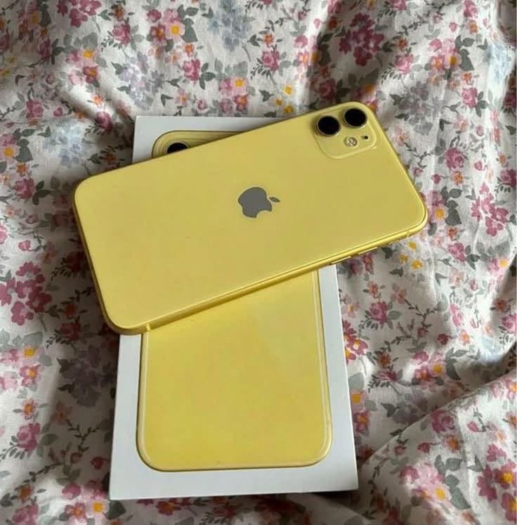 للبيع iPhone 11
مستبدل شاشه اصليه 
بطاريه 82
ذاكره 128
الجهاز حيل نضيف 
نضافه 1000
كله شغال
كامرات ✅
صوت✅
سبيكر ✅ 
السعر 220وبي مجال شي قليل 
للستفسار ***********
العنوان صلاح الدين تكريت
