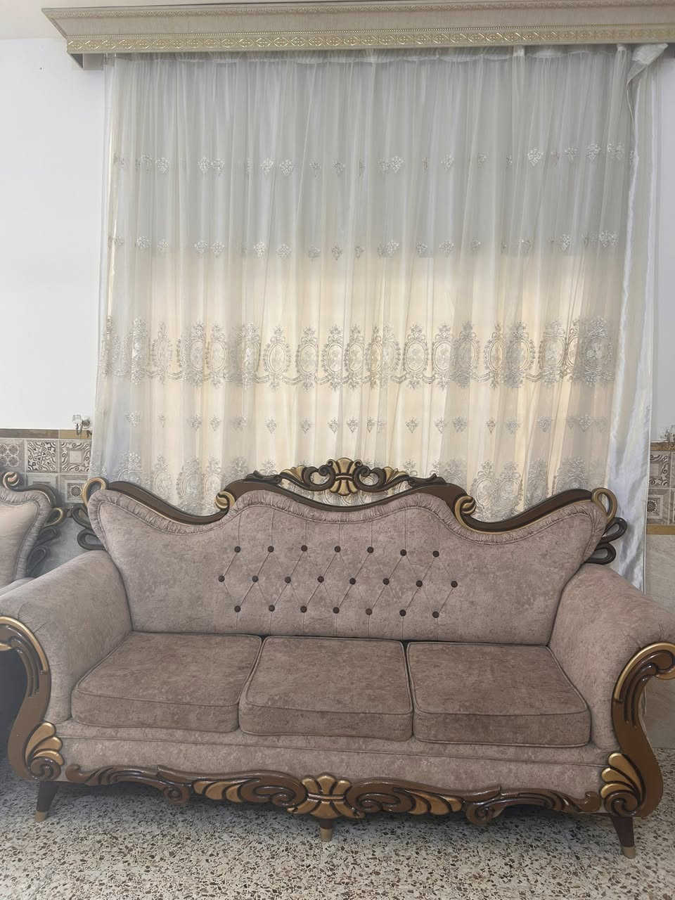 تخم 8مقاعد سعره 400الف
مكان شهداء البياع ***********
