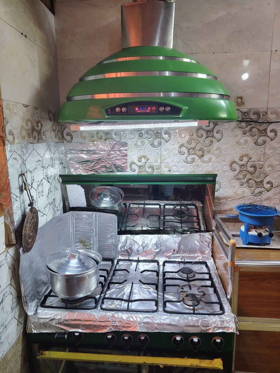 كاونتر تفصال نضيف ب٣٥٠ وبي مجال بسيط وتخم ١٠ مقاعد ١٥٠ وبي مجال وطباخ كله شغال عيون وفرن فوك وجوه بس العين البنص صخم هوه وساحبه ١٥٠ وجربايه ام نفر جديده ب٥٠ وصوميا ام نفر ٢٥ وبيهه مجال كراسي ٣ ب٢٠ ميز بلازمه جوزي ابو الجامه ب٦٠ وبي مجال وميز الخشبي ب٣٠ ودوشك نفرين ب٣٠ وكومدي ب٢٥ مكان بغداد البياع بغداد, العراق


**إذا كنت صاحب هذا الإعلان وتريد حذفه لأي سبب، رجاءا أرسل رسالة إلى الدعم الفني**