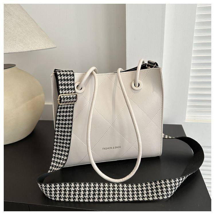 حقائبنا الجميلة
قطع اخيرة تخفيضات
للطلب مراسلة الصفحة


**إذا كنت صاحب هذا الإعلان وتريد حذفه لأي سبب، رجاءا أرسل رسالة إلى الدعم الفني**