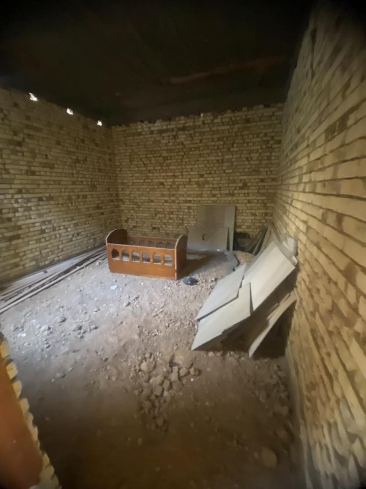 سلام عليكم هيكل للبيع مقابيل حي تربه حي لمهندسين 
مساحه ٨٠٠ 
مساحه لبناء ٣٣٠ 
استفسار ***********
