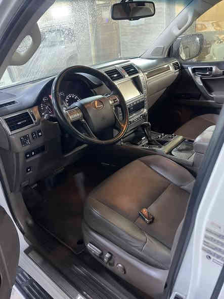 مكفولة بدون صبغ ولا بارد ولا تبديل 

ماشية 120 الف كيلومتر 

محرك 8 سلندر حجم 4600 

بصمات 2

مرقم اربيل بسم شركة 

فول فول مواصفات 

جكات جوبلس

كامرات 360 درجة 

كشن ذاكرة

ستيرن كهرباء +تدفئة

عدسات زينون 

فتحة بالسقف 

رادار

تشغيل عن بعد

و ألى اخره 

مكان السيارة النجف

للاستفسار ***********

السعر: 370 

التعليقات سياتي اليك على الخاص مباشرة
