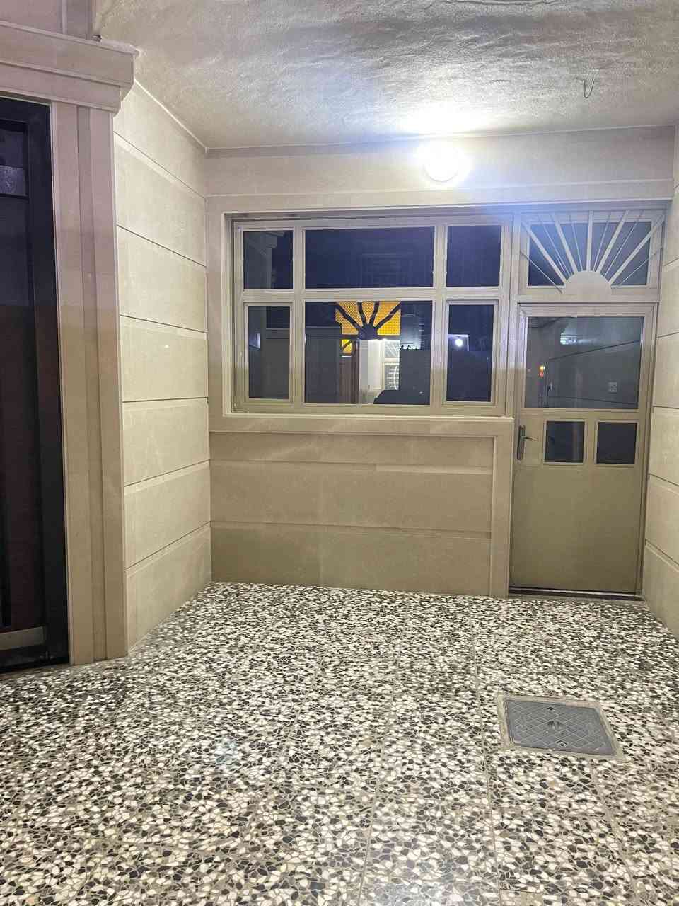 بيت لبيع منطقه البلديات ليون 150م واجهة 7 نص نزال20 طابقين ونص 5غرف 3صالات 3 مطابخ 3حمامات استقبال بناء 2014 محدث للاستفسار واتساب ***********
