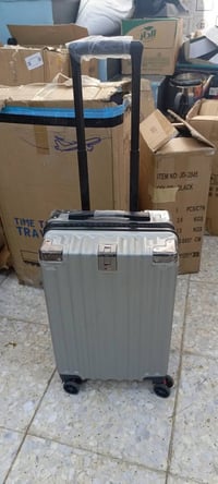 جنطة سفر • صغير • جلد اصلي