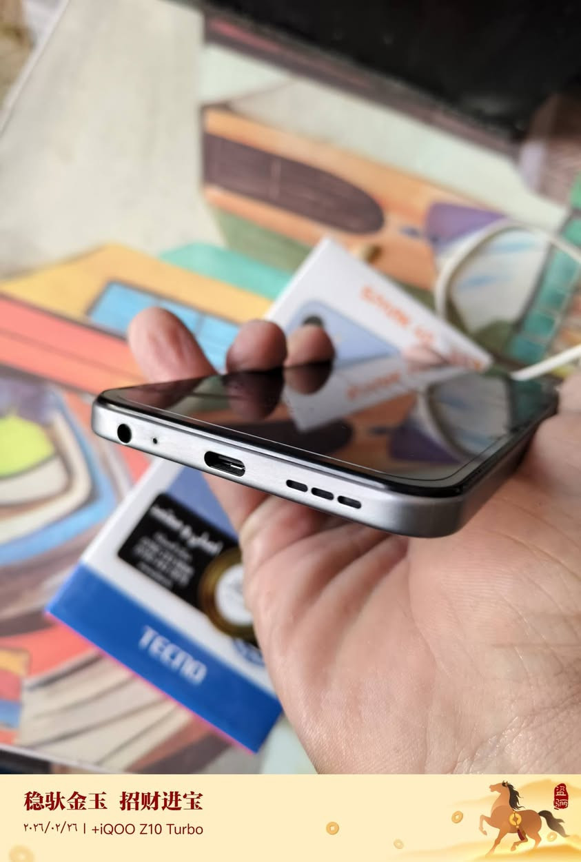 تكنو سبارك 40 الاصلي ذاكره 256 العشوائي 8+8يعني16
بطاريه5200 هرتزه 120 فريم ببجي 60 جهاز  مع حافضتين اصليات الجهاز اسبوع فقط  مستخدم  جديد سعره 175 بغداد الشعب  
***********
