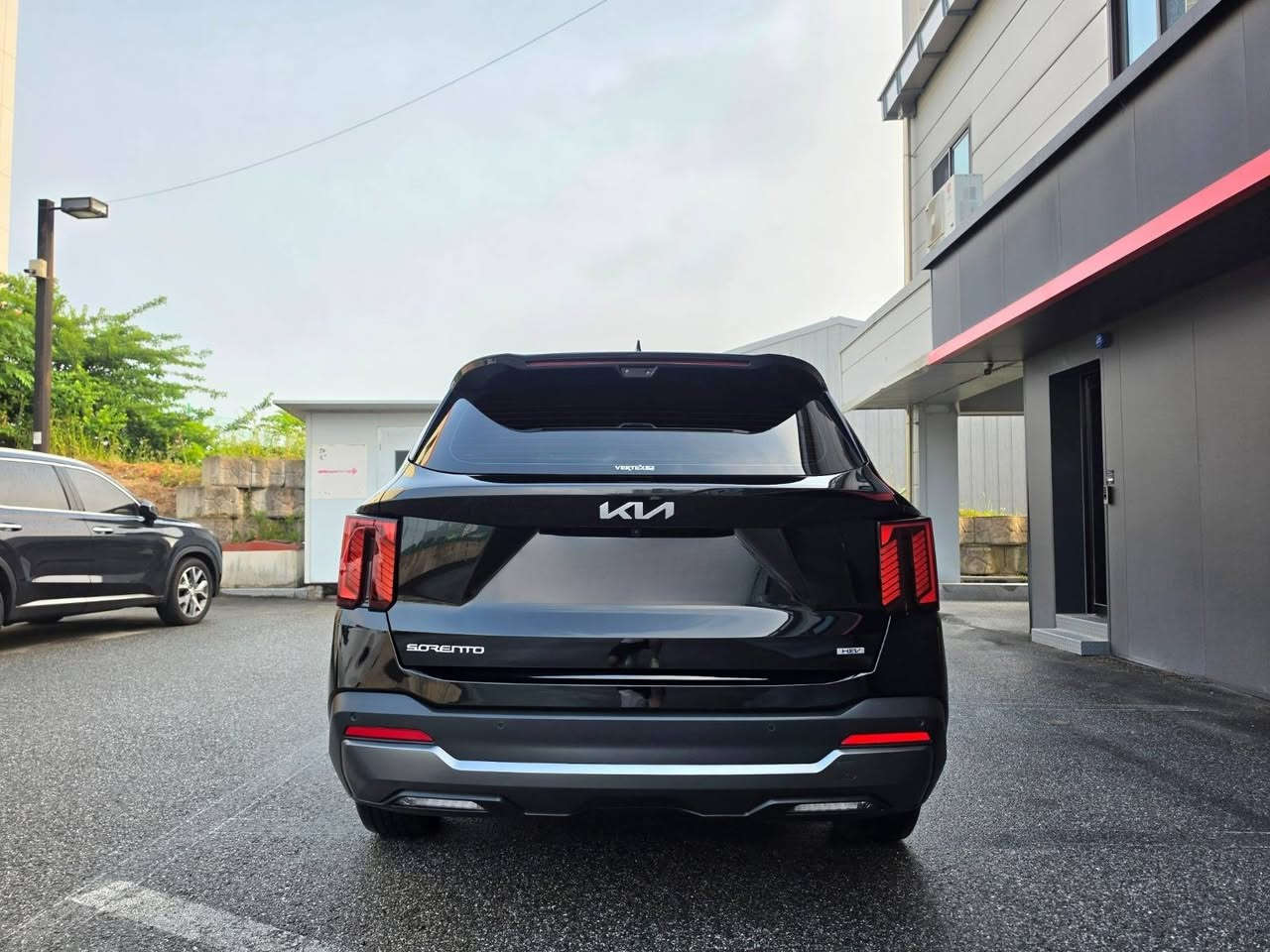 انتهز الفرصه بأقوي عروض الكابتن عاملها💥🫵.
KIA Sorento2023ترخص 2024| وارد كوريا

السياره تعاقد وجاهزه علي الشحن من كوريااا🔥.

السياره بنظام مبادره المغتربين بالخارج والحاصلين علي الموافقه الاستيراديه ✅ 💥.

الكابتن للسيارات  🔥.

Enjoy the perfect balance between elegance and performance with the all-new 2WD KIA Sorento – imported directly from Korea!

45.000km💥

2023/2024🔥

✨ أوبشنات كاملة ومواصفات راقية

🔹 Full Leather Interior – فرش جلد بالكامل يديك فخامة

🔹  Family SUV – عربية عائلية

🔹 Smart Key + Push Start – شغل عربيتك من غير مفتاح

🔹 Blind Spot Detection – نظام تحذير النقطة العمياء لأمان إضافي

🔹 360° Surround Camera – كاميرا محيطية لركنة أسهل

🔹 Wireless Charger – شاحن لاسلكي للموبايل

🔹 LED Matrix Lights – إضاءة قوية وأنيقة

🔹 Dual Zone A/C – تكييف مزدوج للراحة الكاملة

🔹 Alloy Wheels + Chrome Finishing – جنوط سبور ولمسات كروم

السياره كامله فل اوبشن 💥🫵

⚙️ 2WD Smart Performance – دفع أمامي اقتصادي وثابت على الطريق

                              "  .للتواصل فون ☎️ ✅ 

          01070770810

                                       للتواصل واتساب ✅." 

https://wa.me/201070770810

#KiaSorento2025 #KoreaImport #2WD #ComfortAndStyle #كيا_سورينتو #استيراد_كوريا #دفع_ثنائي #كامل_الأوبشن


**إذا كنت صاحب هذا الإعلان وتريد حذفه لأي سبب، رجاءا أرسل رسالة إلى الدعم الفني**