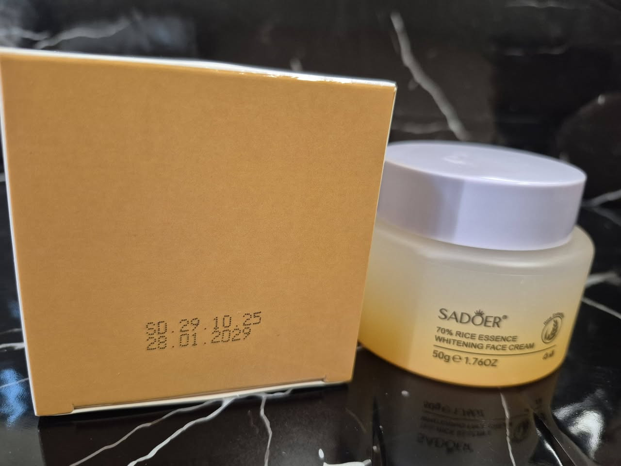 كريم عناية البشرة الجديد 
كريم الأرز Sadoer (تركيز 70%): سر الإشراقة الكورية لبشرة ناعمة كالحرير.
يجمع بين قوة النياسيناميد للتفتيح والسيراميد للترطيب العميق، ليمنحكِ بشرة زجاجية، موحدة اللون، وشديدة النعومة في خطوة واحدة سعر العلبه ب٤ 
أكثر وحده تتفاعل تفوز كل خميس وحده تفوز


**إذا كنت صاحب هذا الإعلان وتريد حذفه لأي سبب، رجاءا أرسل رسالة إلى الدعم الفني**