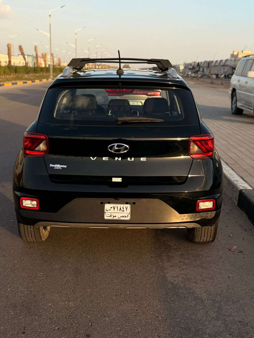 يا الله سلام عليكم هونداي فينيو مديل 2024السياره جديده وارد امريكي فول مواصفات فتحه بصمه رادارات حساسات فول قطعتين صبغ والباقي كفاله شاصي لغد كله كفاله البيع السعر 127العنوان البصره ***********
