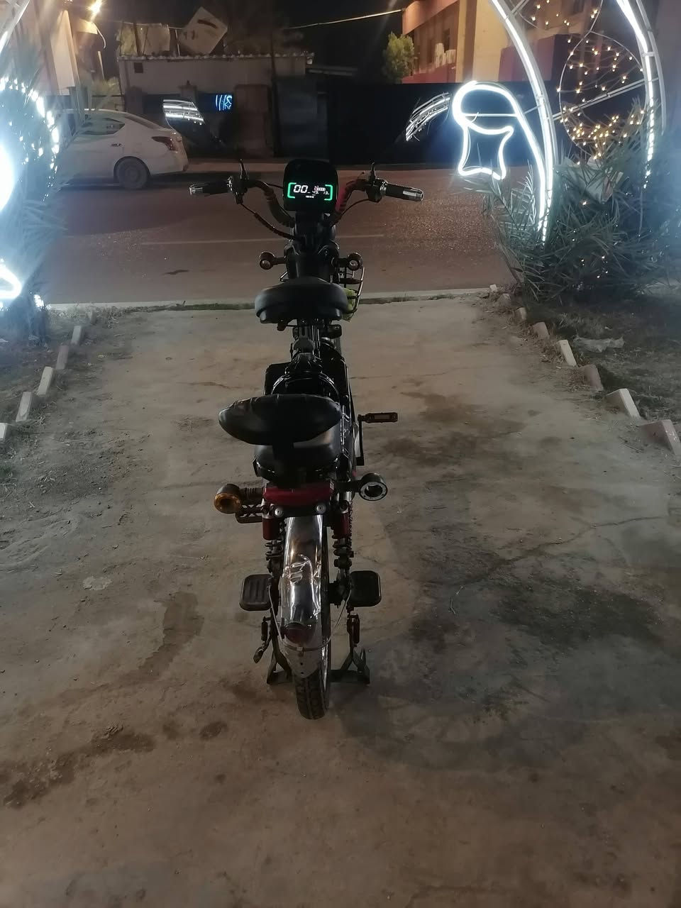 سلام عليكم
باسكل شحن للبيع

4بطاري

عقل مابيه اي ظرر زاءد بطاريات نضيفه 

3سرع
السعر 325وبي مجال بسط

او

علاهاذه الرقم

***********
