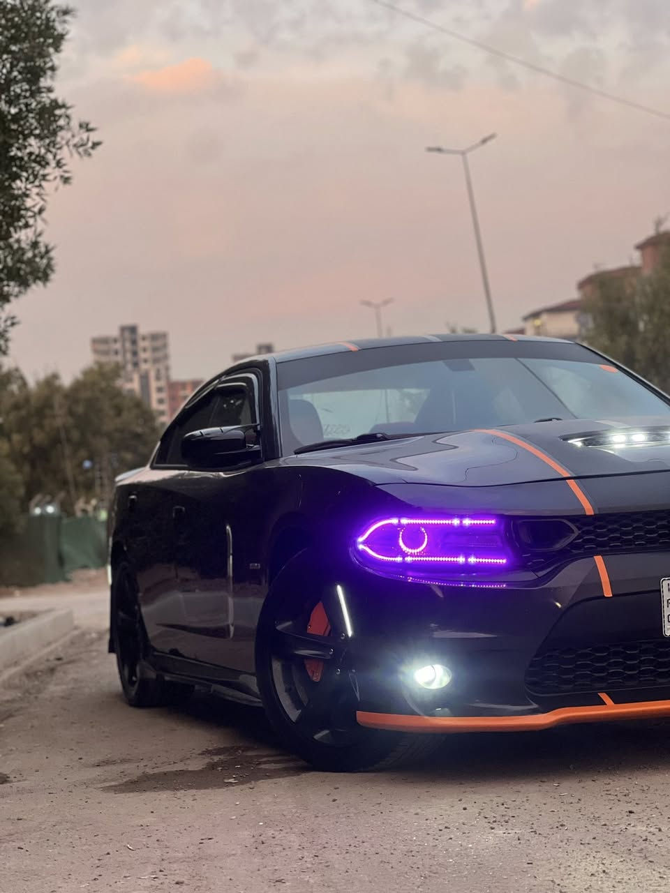 ً
سلام عليكم

جارجر 2018

RT/5700

بدون ايرباك 

بصمة وتشغيل عن بعد 

ماشية 75 

حساس خلفي 

ويل 20 RT اصلي

شاشه وكامره خلفيه 

شفتات ستيرن

كشنات كهرباء 

كشنات جلد وكنتارة غرفة حمرة

بلوجكتر 

لد متغير 

سستم كامل SRT

دبات صوت مرتب 

السيارة داخلة بس دعامية امامية و هنا صار بيهه بابين صبغ البنيد الاصلي موجود 

سعر 197 $

الكرخ / البياع

***********
