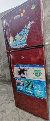 للبيع ثلاجه مستخدمة نضيفه كلش  شرط الشغل والتجميد  السعر ١٧٥  07722282...