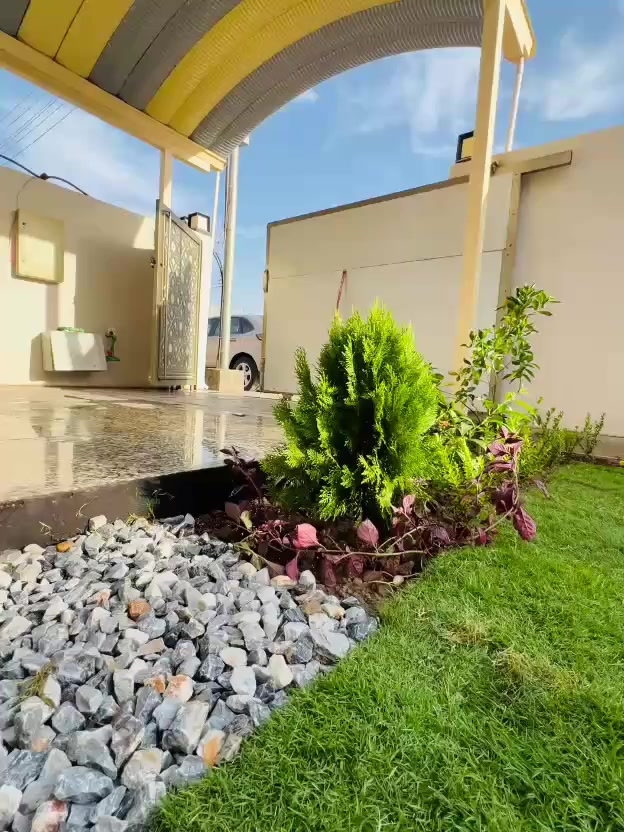 السلام عليكم ورحمة الله وبركاته 🤍
اني عندي مشتل بغداد حي الجهاد وعندي كادر لعمل الحدائق المنزليه والادامة ايضاً هذا جزء من عمل الكادر مالتي في مجمع النجمة السكني عمل الحديقة يتضمن :
١-مكافحة مجانية للارضة والحشرات 🪱🪳
٢-هدية من المشتل نوعيتين زرع🪴💐
٣-اول عمليه ادامة ومتابعه بعد العمل تكون مجانية 🪏🪜
العمل يتضمن:
١- فحص التربه وتهيئتها للزراعه  
٢-وضع الاسمدة اللازمة حسب النبات 
٣-زراعة النباتات 
٤-عمل لاين حسب طلب الزبون ديكور او زرع طبيعي
٥-زراعه الثيل حسب بيئة الحديقه ووضع الاسمده اللازمة ايضاً
للاستفسار التواصل خاص او على الرقم :***********
