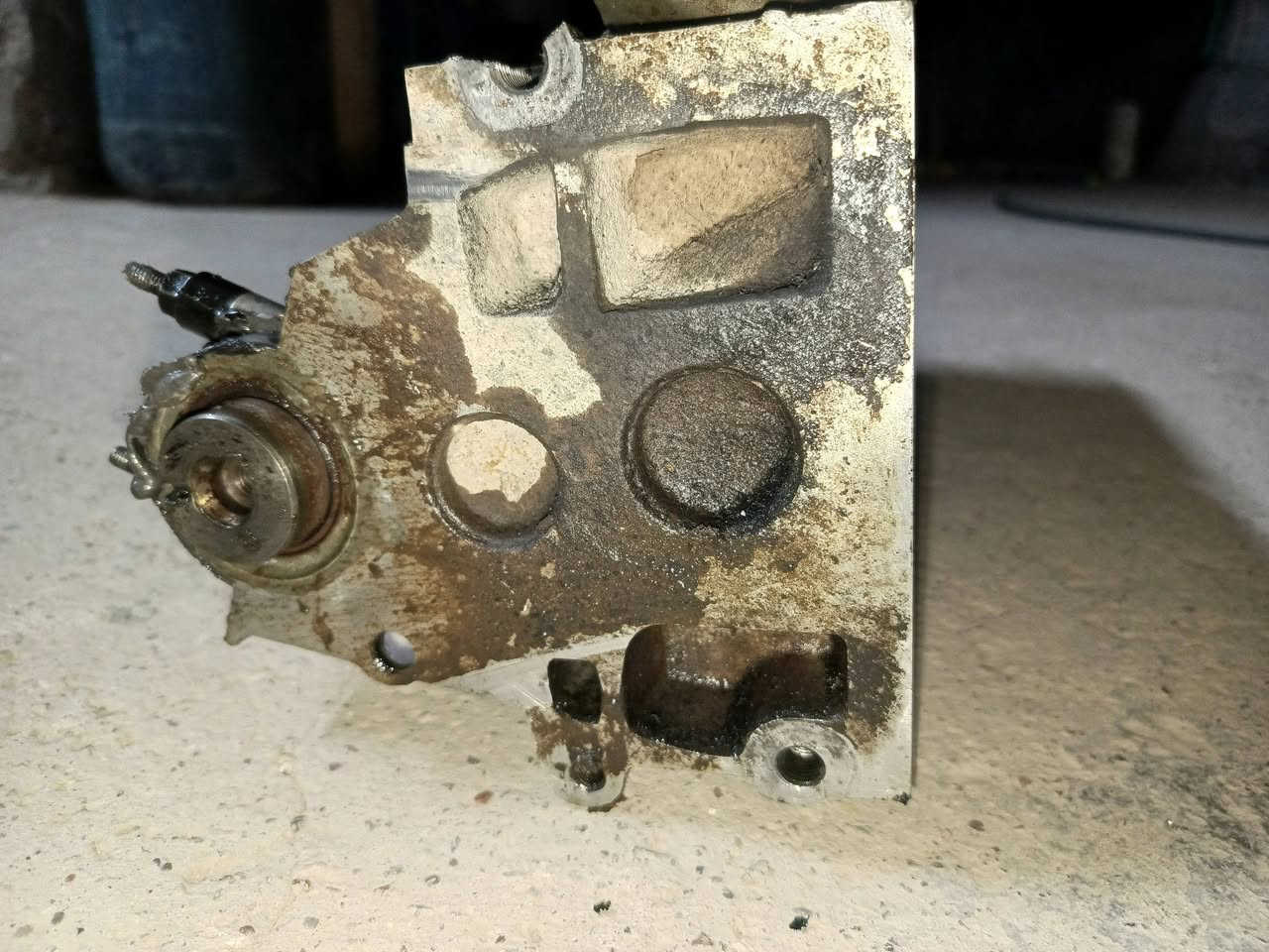 كور سمند للبيع مكصوص مره وحده عدل مابي اي عواج بس الشيال مكسور السعر 40 بيه مجال *********** مكاني بغداد ناحيه الوحده قرب مجمع بسمايه
