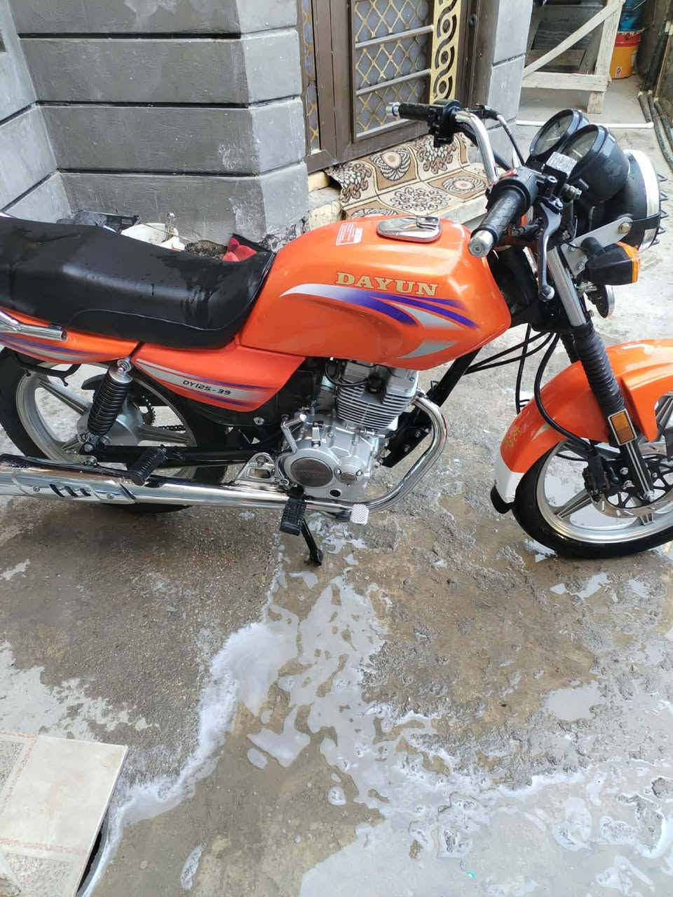 سلام عليكم للبيع اوراق اصولي موديل 2023 الدراجه ما بيه اي نقص السعر 1250 وبيه مجال مكاني ابي غرق *********** للستفسار
