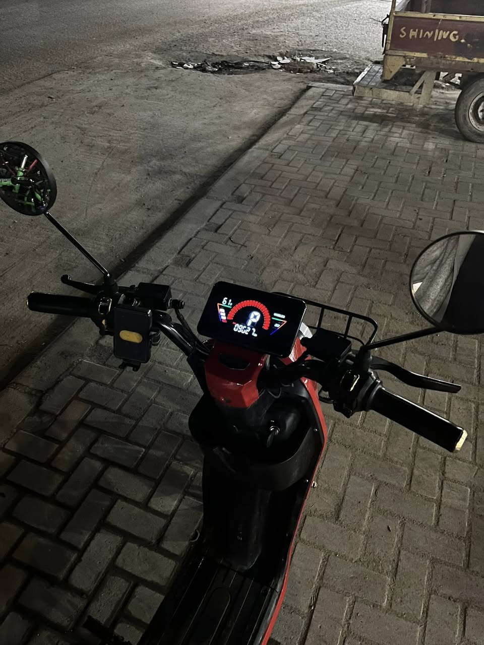 سلام عليكم 
بايسكل R9 للبيع 🔴

دراجه قياس ‏10-300 R9   🧨 فول مواصفات 🧨 بطاريات 🔋 انبير 36 كبير تحمل وزن (230k) 🛢️بلوتوث اربعه سرعه   ✈️🚀 بك الى الخلف.    لايت ليد زنون LED 🔦 بريك دسك دهن امامي خلفي السرعه99 وبيها بعد هواي مواصفات 🧨 

السعر {<  475. >} وبي مجال 

للاستفسار 
0783 359 9346
0772 5337 307
كربلاء شارع الحولي قرب مستشفى الكفيل
